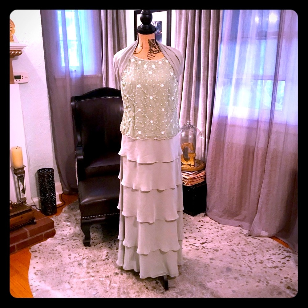 Karen Miller New York Tiered Gown